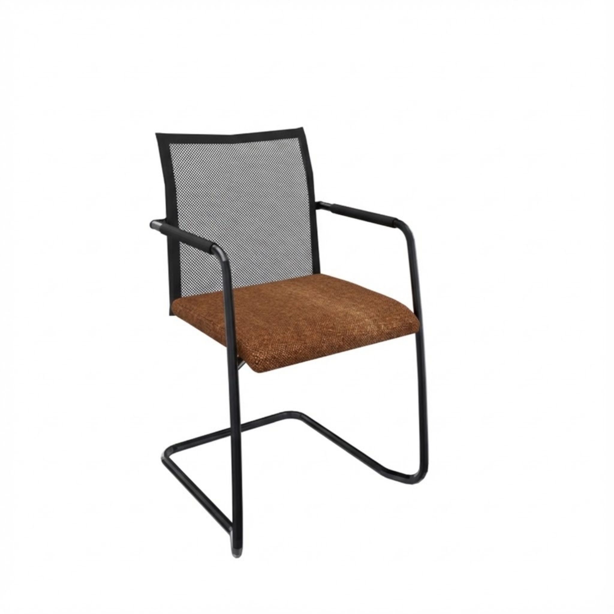 Stoel slede frame met armleggers, zwart frame met bruine stoffering op de zitting en hoge rugleuning met netbespanning.