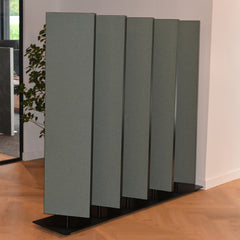 Akoestische scheidingswand lamellen.