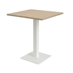 Hoge vierkante kantinetafel licht eiken met witte vierkante kolomvoet (RAL 9010).