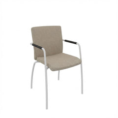 Vergaderstoel Eden met wit 4-poots frame met lichtgrijze stoffering op zitting en rugleuning.