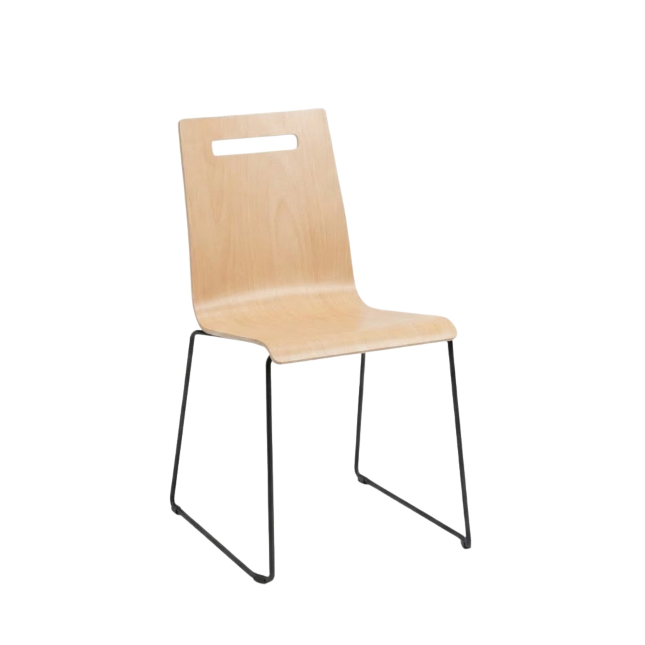 Kevin stapelbare stoel in licht Beuken kuip met handgreep en zwart sledeframe.