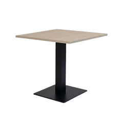 Vierkante vergader-/kantine tafel met licht blad en zwarte metalen kolomvoet (RAL 9005).