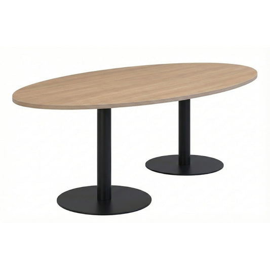 Ovale vergadertafel licht eiken met zwarte trompetvoet RAL 9005